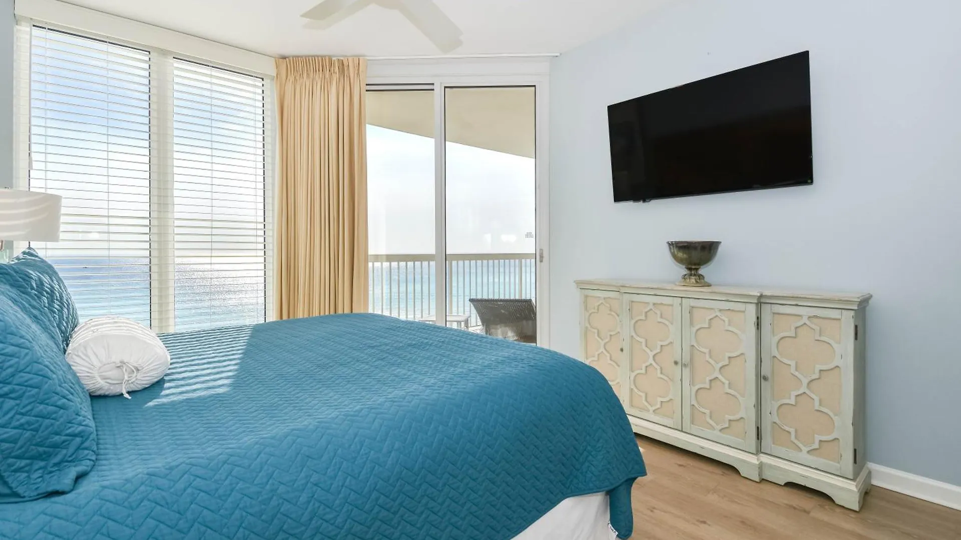 Silver Beach Towers W702 Destin Apartment