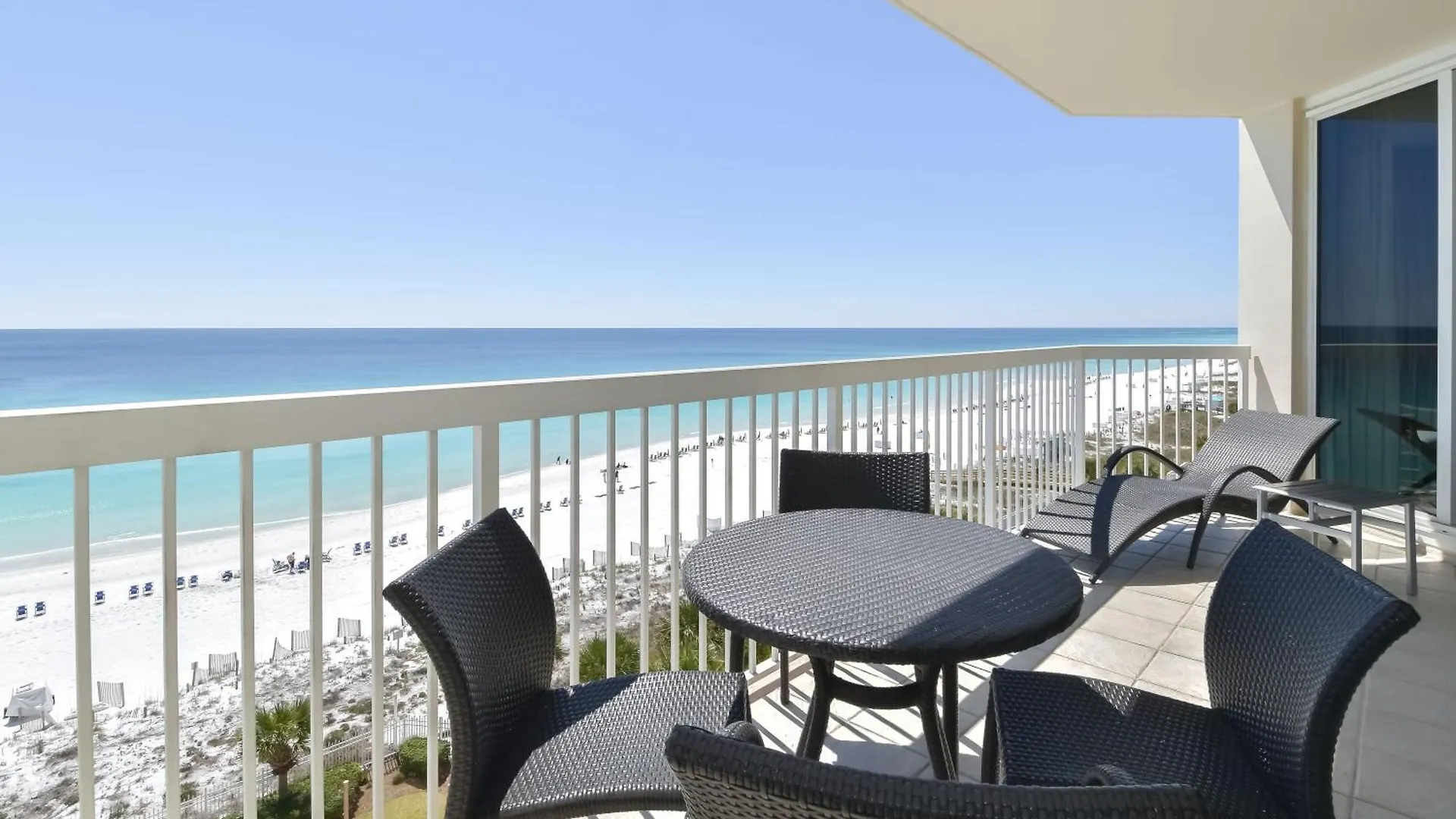 Silver Beach Towers W702 دستين